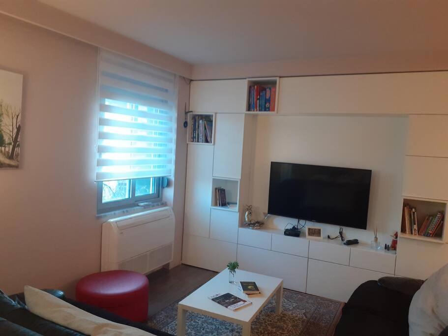 Lake View Apartment Tirana Exterior photo