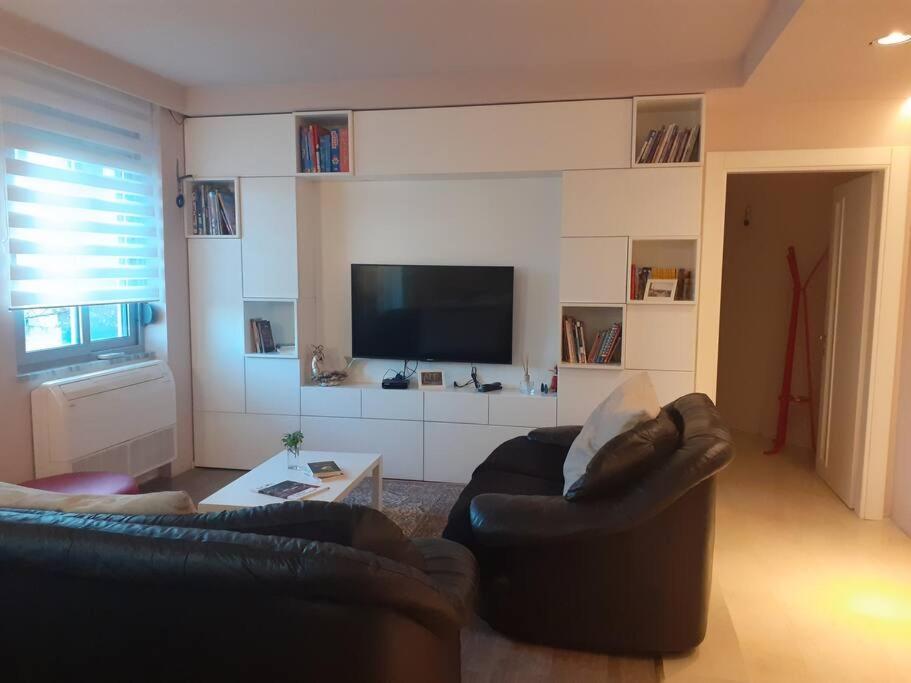 Lake View Apartment Tirana Exterior photo